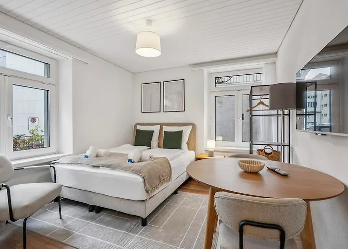 Premium In Center - Color 3