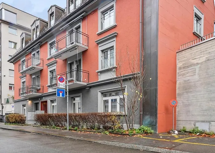 Premium In Center - Color 3 *